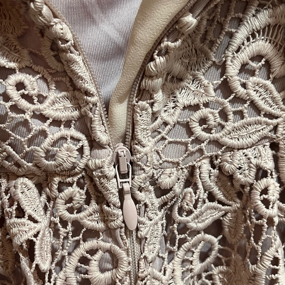 H&M Off-the-shoulder blush lace dress sz 6 - Picture 12 of 16